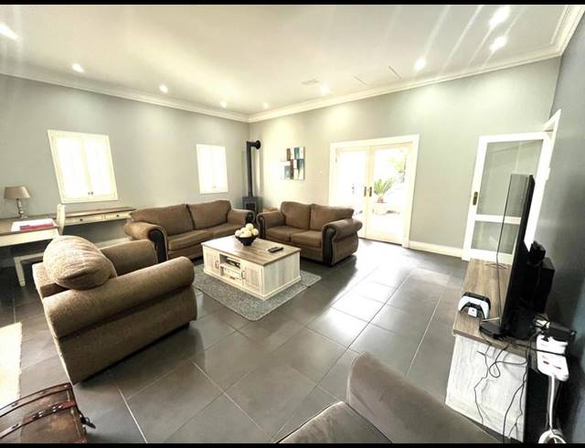 4 BEDROOM HOUSE FOR SALE IN MIDFIELD ESTATE